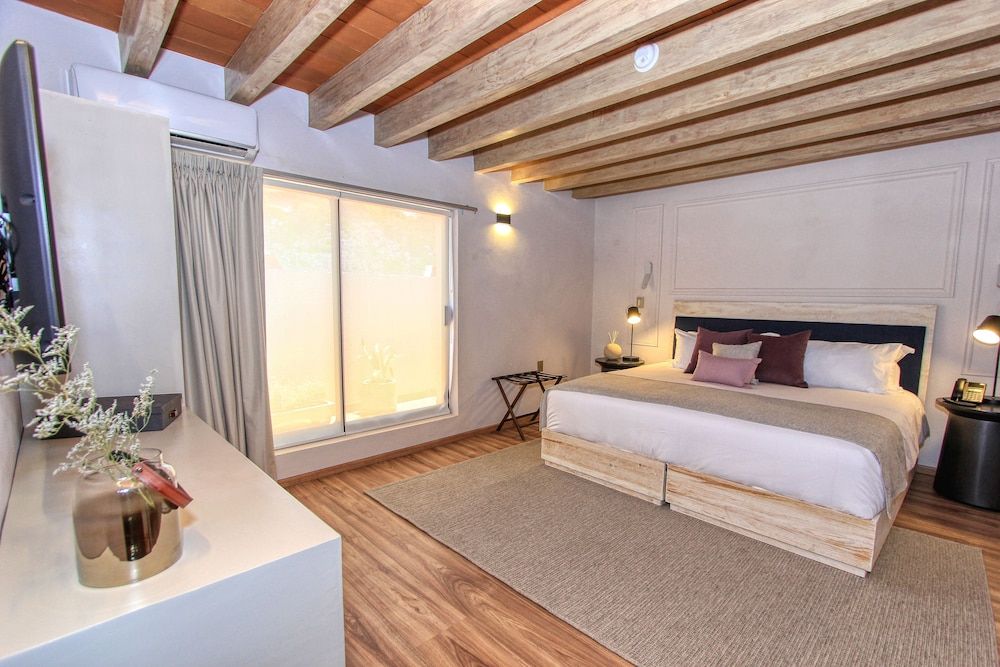 Casa Florencia Hotel Boutique Junior Suite, 1 King Bed (Lavanda) 2