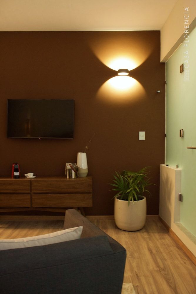 Casa Florencia Hotel Boutique Deluxe Room, 1 King Bed (Canela) 3