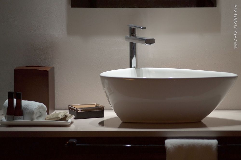 Casa Florencia Hotel Boutique Deluxe Room, 1 King Bed (Canela) 2