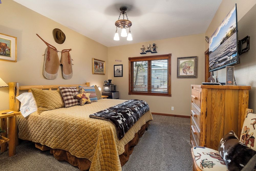 The Inn on Bigfork Bay John Wayne Suite 3