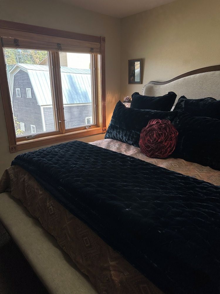 The Inn on Bigfork Bay