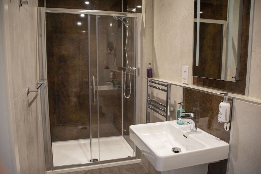 Rose and Crown Superior Double Room 5