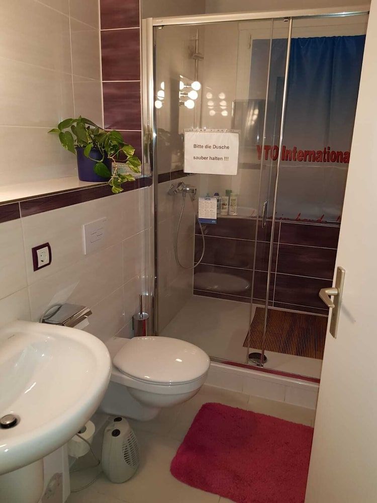 Pension am Messegelände Basic Double or Twin Room, Shared Bathroom 4