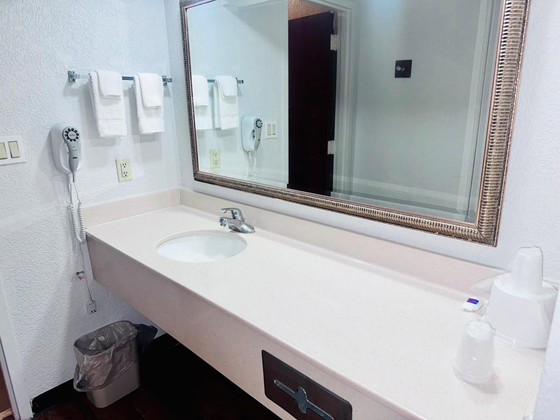 undefined Studio 6 Extended Stay - Savannah, GA - Gateway & I-95 4