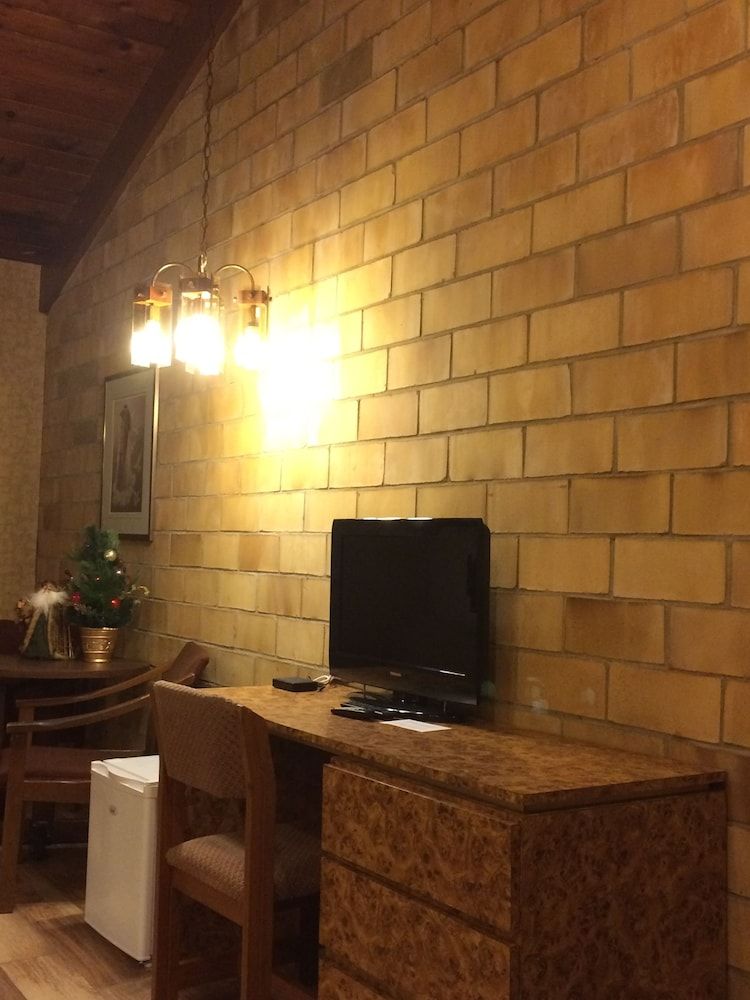 Hotel Motel Bonsoir Romantic Room, 1 Queen Bed, Jetted Tub, Courtyard View 8