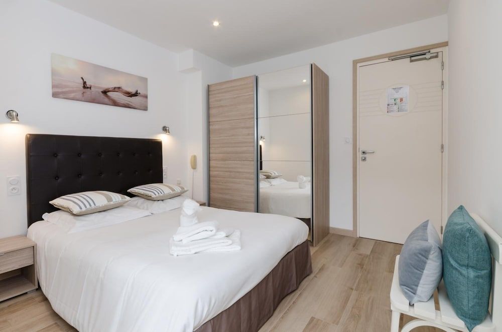 Double Room, Hill View