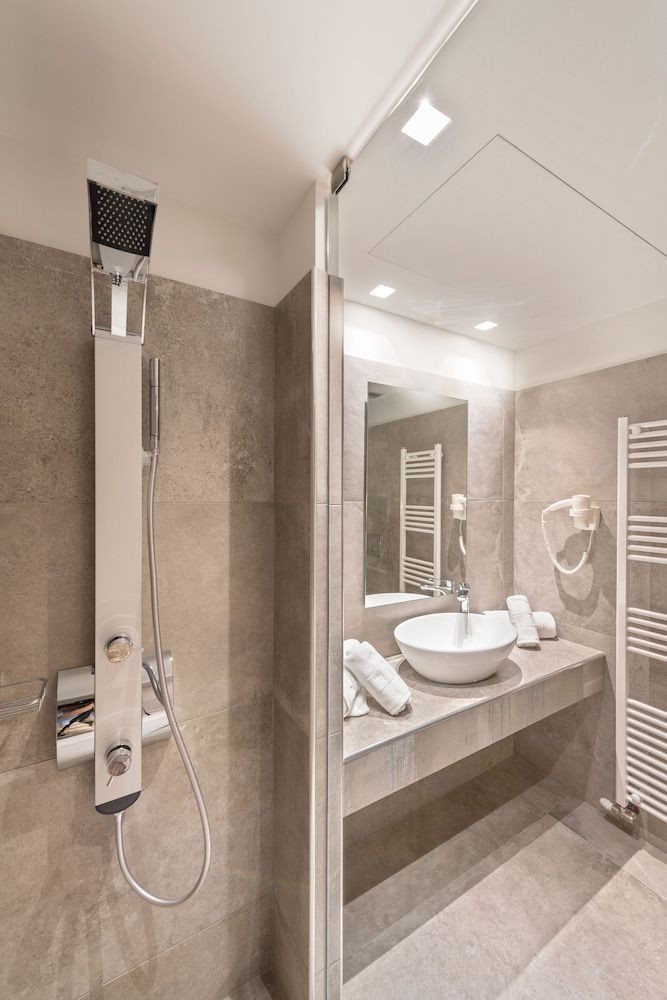 Castello Hotel Single Room 8