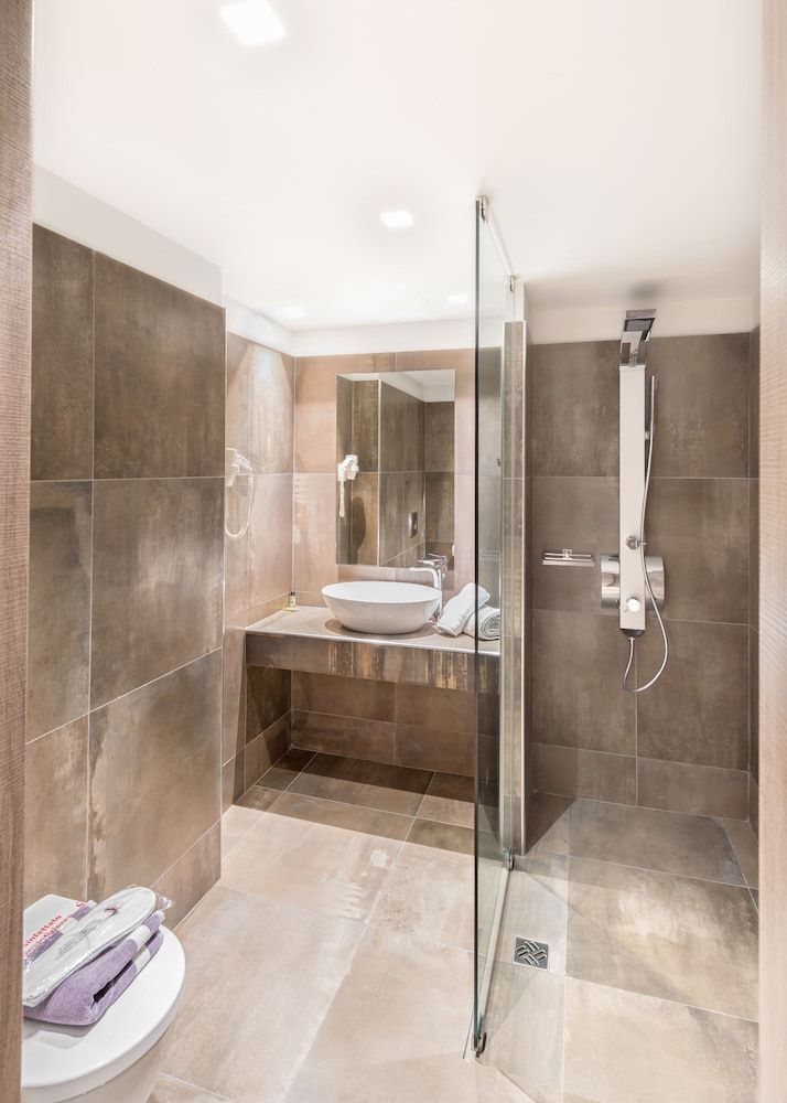 Castello Hotel Single Room 9