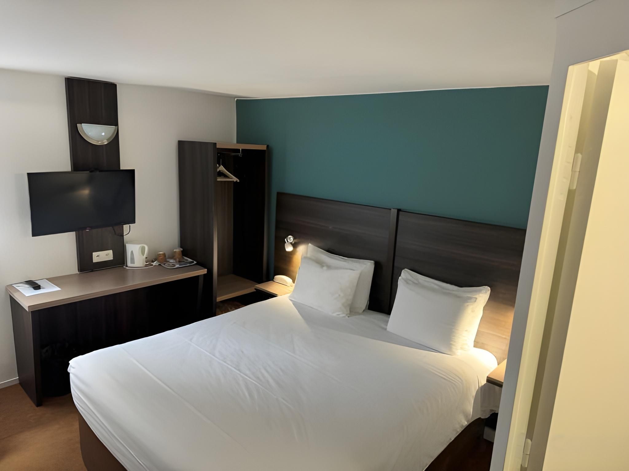 Kyriad Epernay Double Room 2