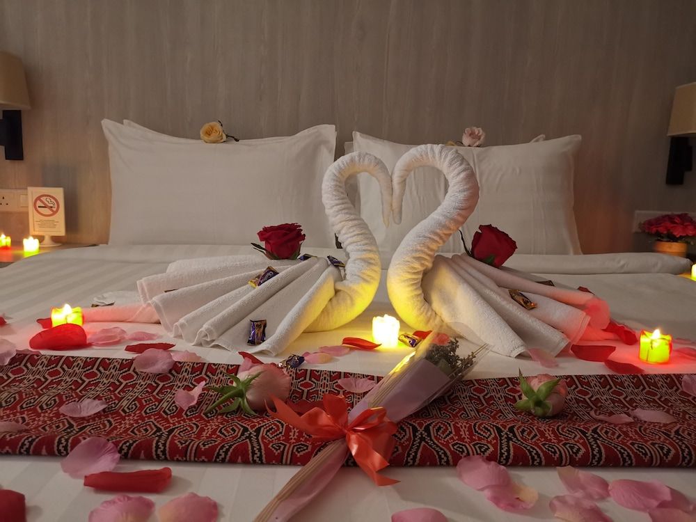 AZ Hotel & Serviced Apartments Standard King Room 2