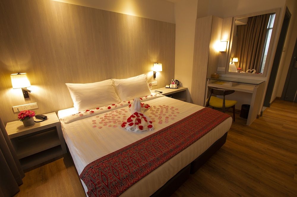 AZ Hotel & Serviced Apartments Standard King Room