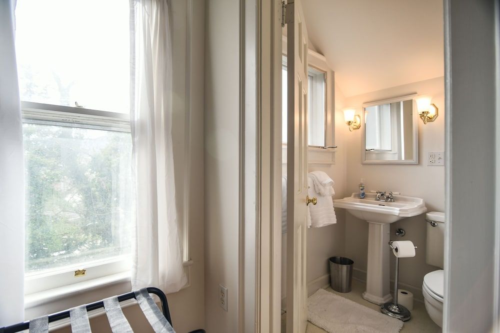 Love Lane Bed & Breakfast Easy Suite, 1 Queen, Day Bed 5