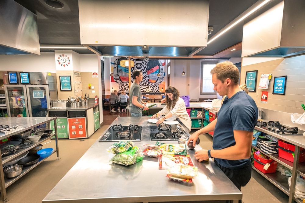 undefined YHA Melbourne Central 7