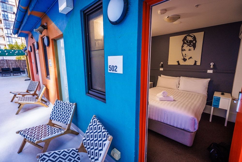 undefined YHA Melbourne Central 10