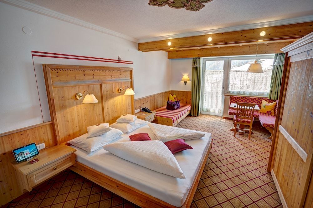 Comfort Double Room, Balcony, Mountain View (South)