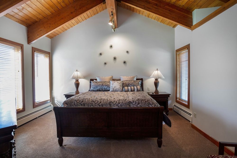 Pinnacle Condo at Deer Valley - 4 Bedroom - #1470