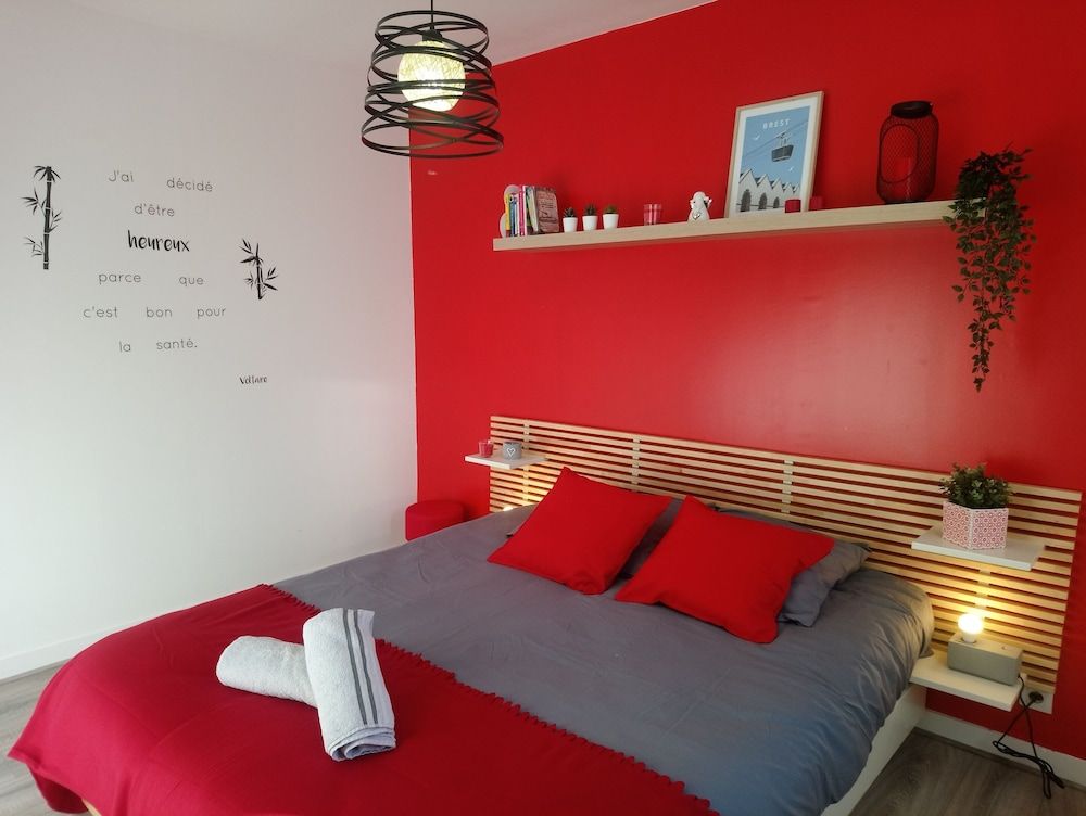 Appart Cosy Brest Les Capucins Apartment, Private Bathroom, Harbor View 2