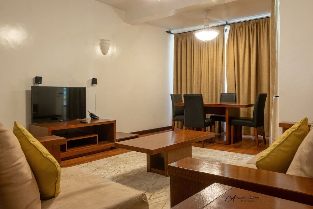 undefined Cysuites Apartment Hotel 4