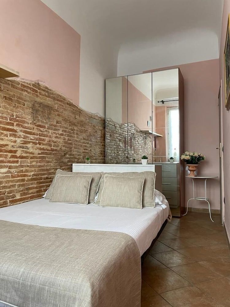 undefined Homelink Firenze - The Key