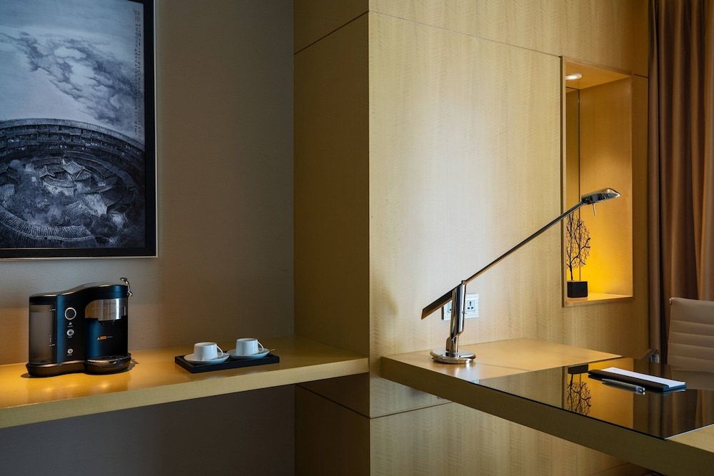 Renaissance Huizhou Hotel Premier Room, 1 Double Bed 8