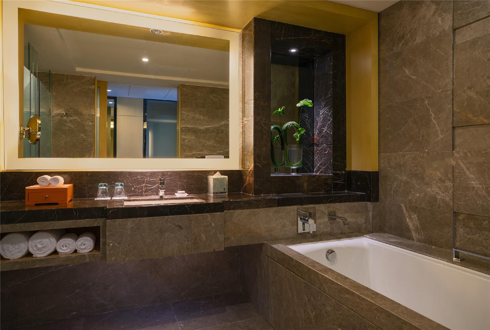 Club Double Beds, Club lounge access, Club Guest room, 2 Double, River view