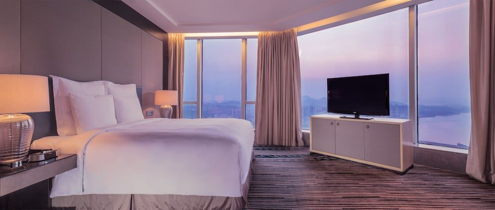 Renaissance Huizhou Hotel Club Suite, 1 Bedroom 5