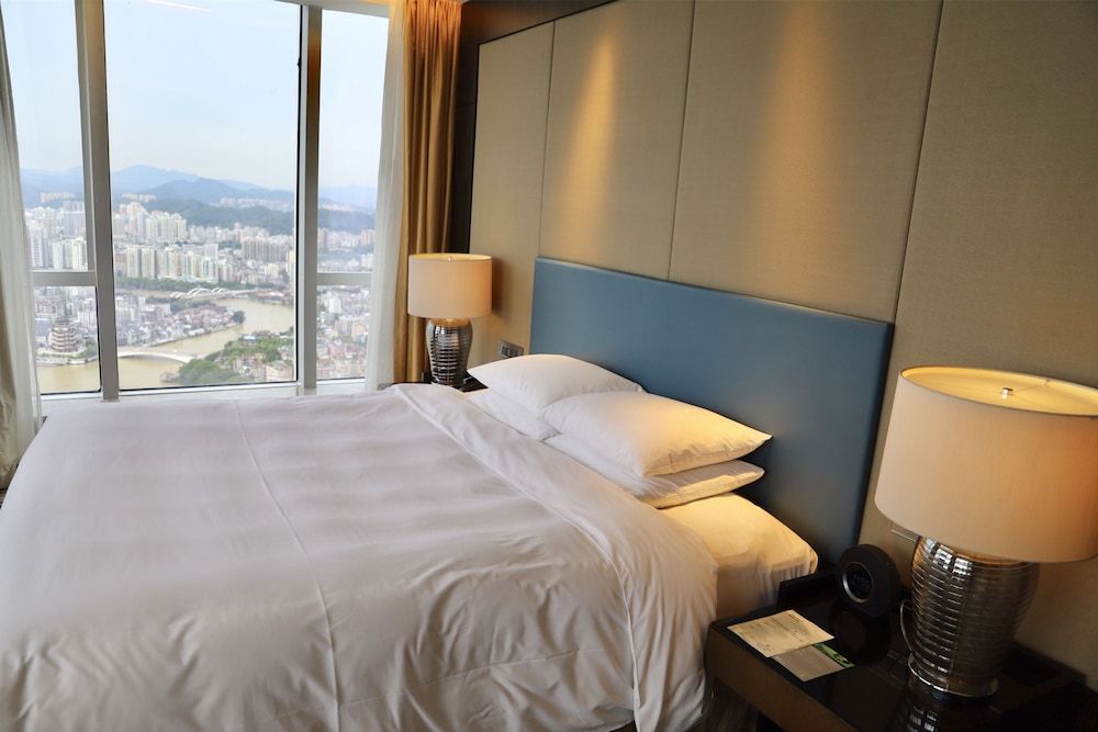 Renaissance Huizhou Hotel Club Suite, 1 Bedroom 11