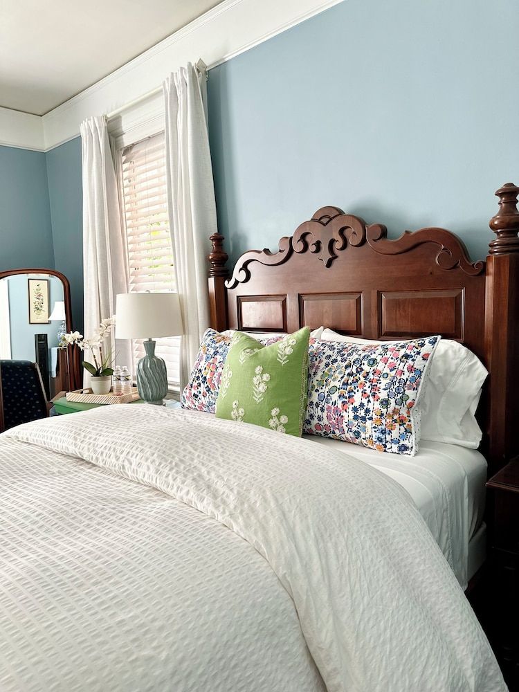 The Manor Room