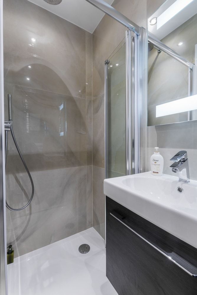 Goldbeaters House Double Room (3) 12