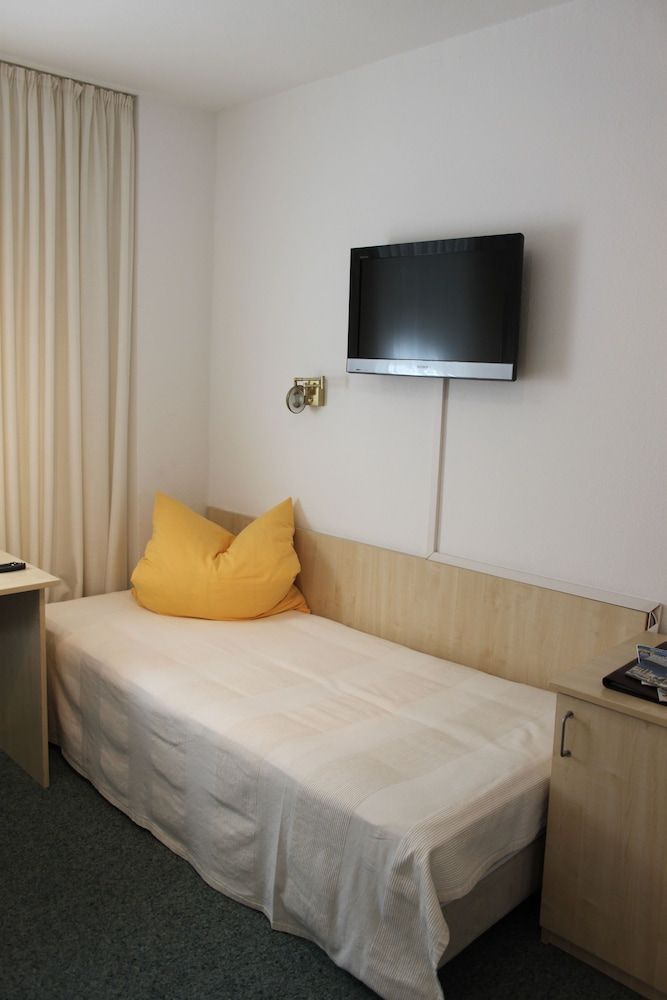 undefined Hotel Occam 4