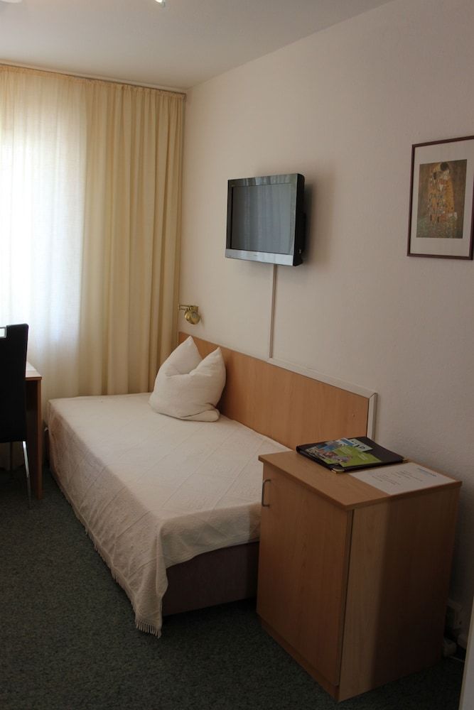 undefined Hotel Occam 5