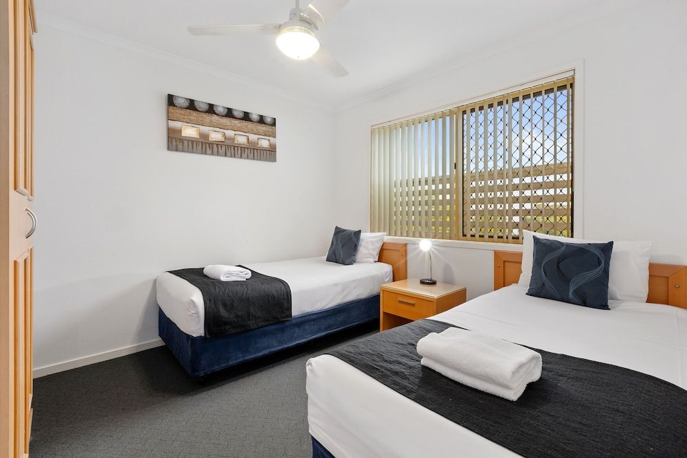 Browns Plains Motor Inn Family Suite with Kitchenette