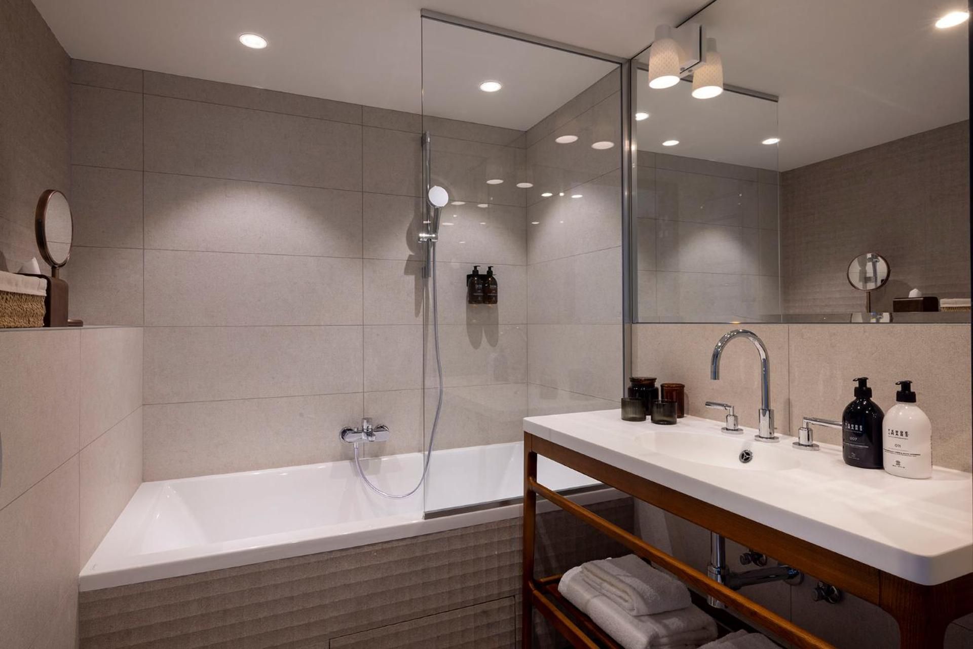 Junior Suite with Garden View