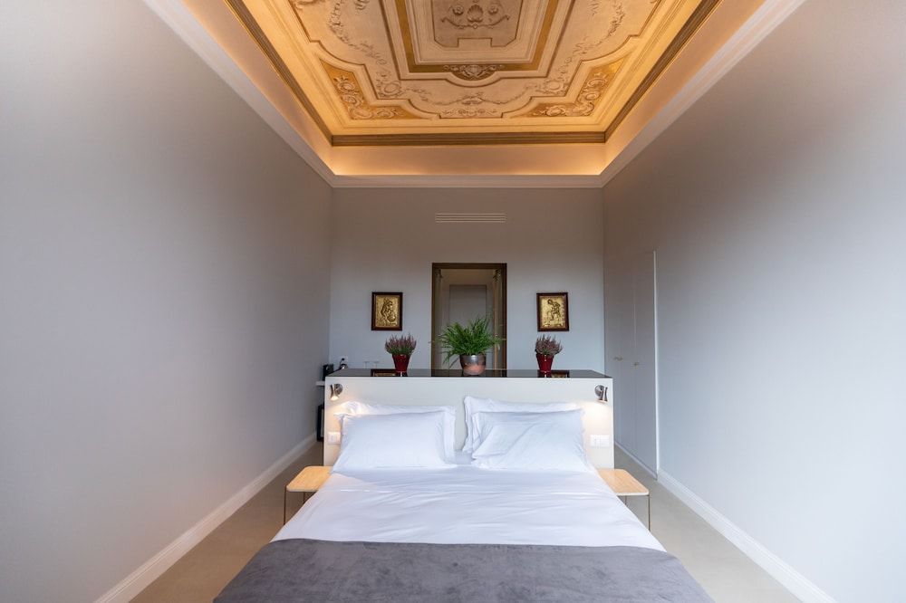 Domus 21 Luxury Suites Grand Room 7