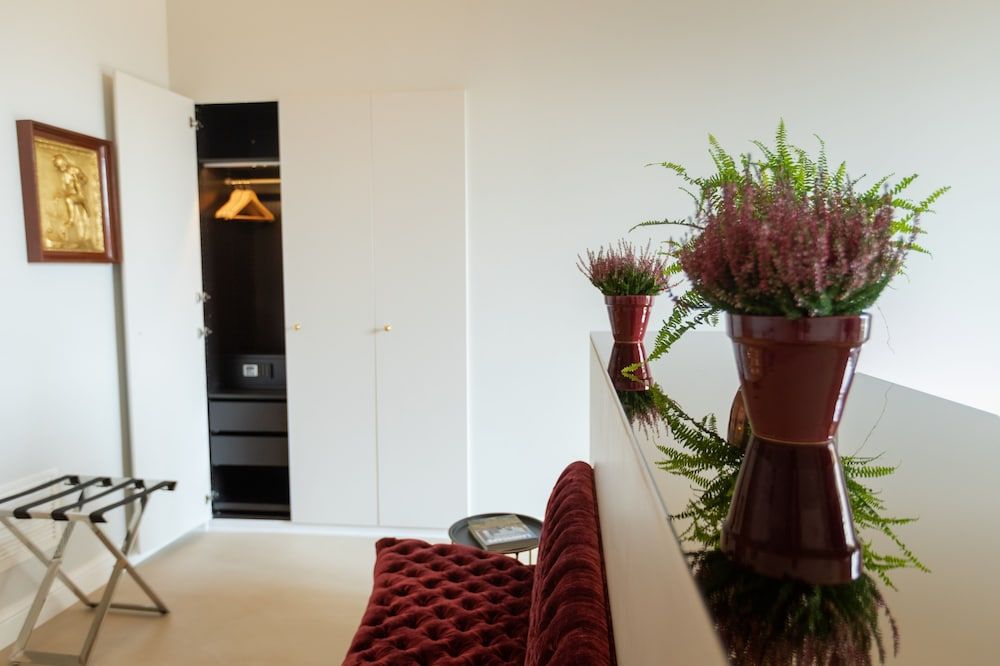 Domus 21 Luxury Suites Grand Room 8