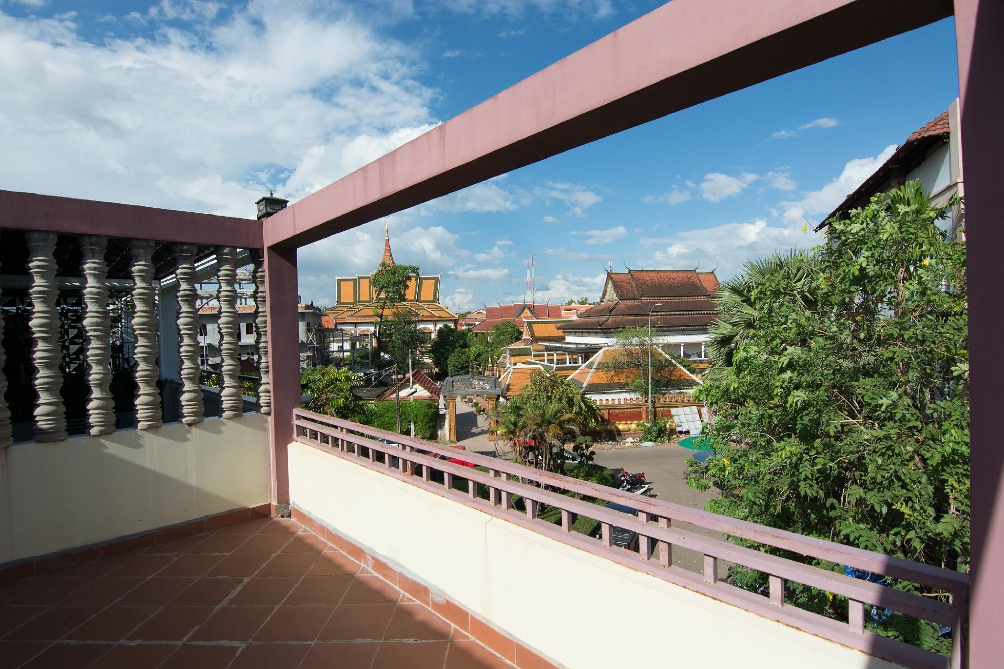 Neth Socheata Hotel Deluxe Twin Room 3