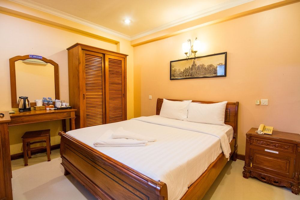 Neth Socheata Hotel Deluxe Double Room, 1 King Bed (Free Airport Pick Up) 2