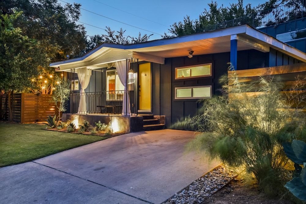 The Eastside Lodge Austin