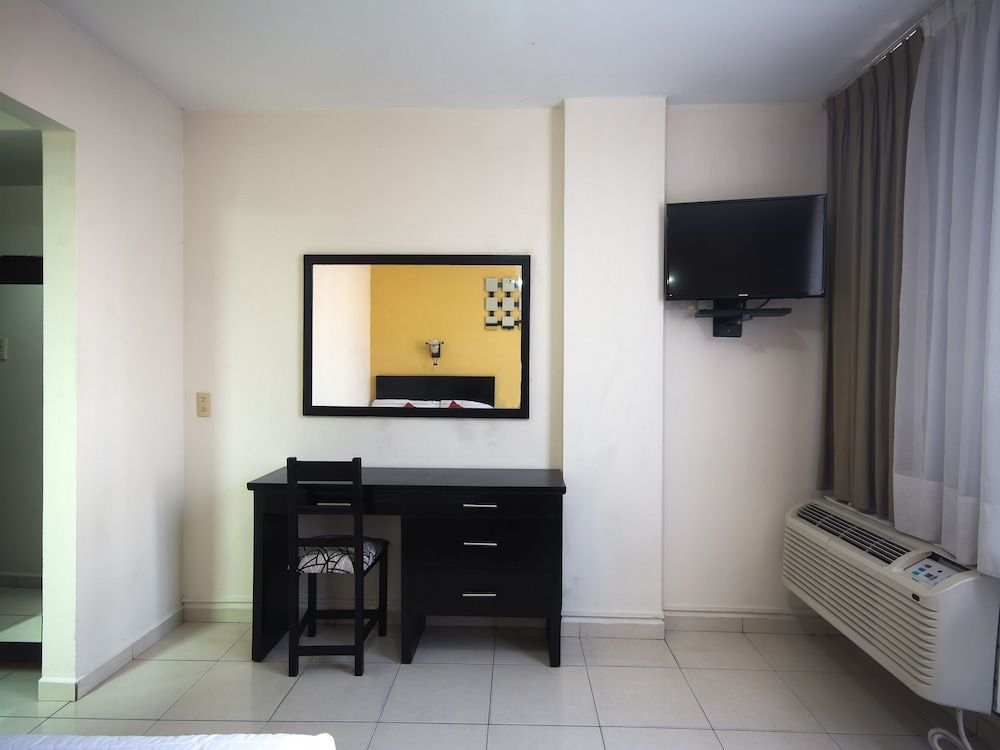 Hotel Impala de Tampico Standard Room, 2 Double Beds 7