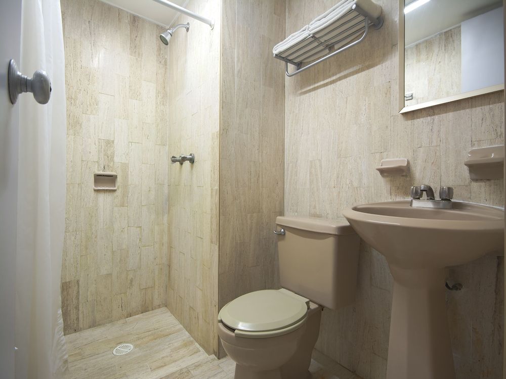 Hotel Impala de Tampico Standard Room, 2 Double Beds 5