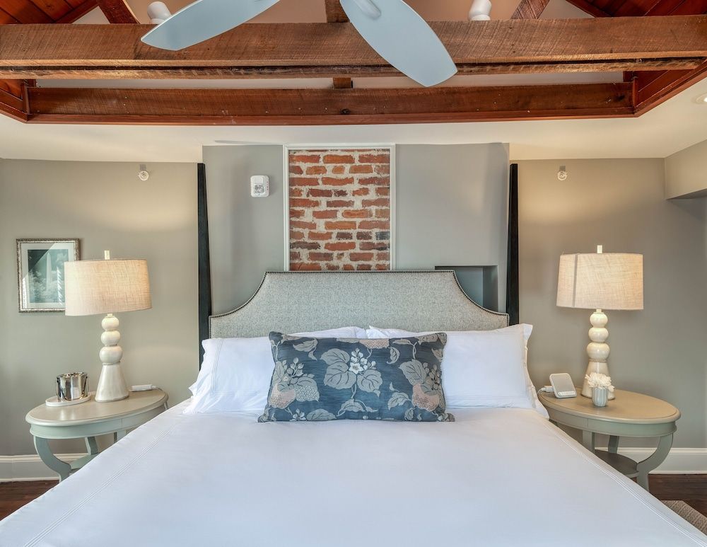 Presidential Single Room, 1 King Bed, Bathtub, Harbor View