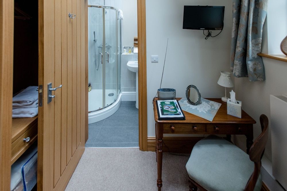 Mere Brook House Single Room (Blossom) 4