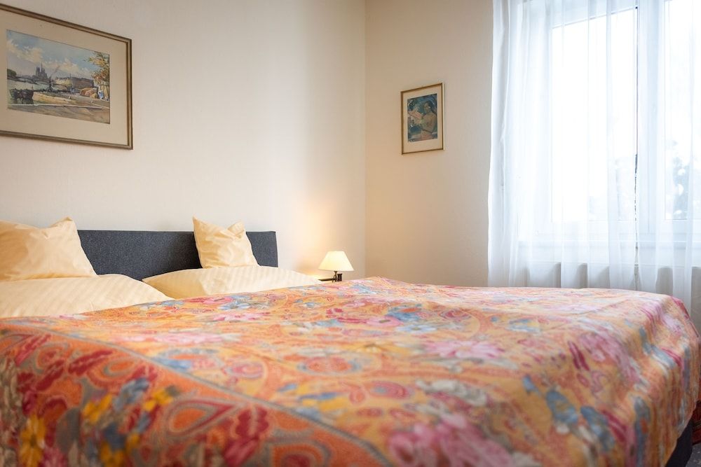 Apartment (2)