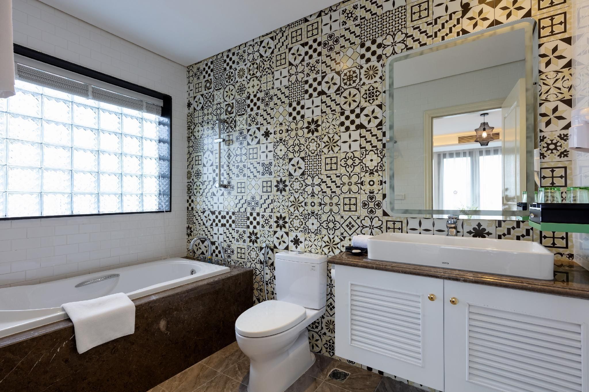 undefined Minasi HanoiOi Lakeside Hotel 8