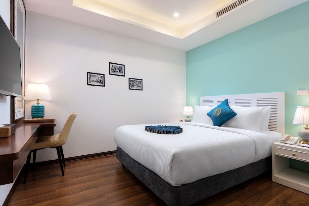 Minasi HanoiOi Lakeside Hotel Deluxe Double or Twin Room