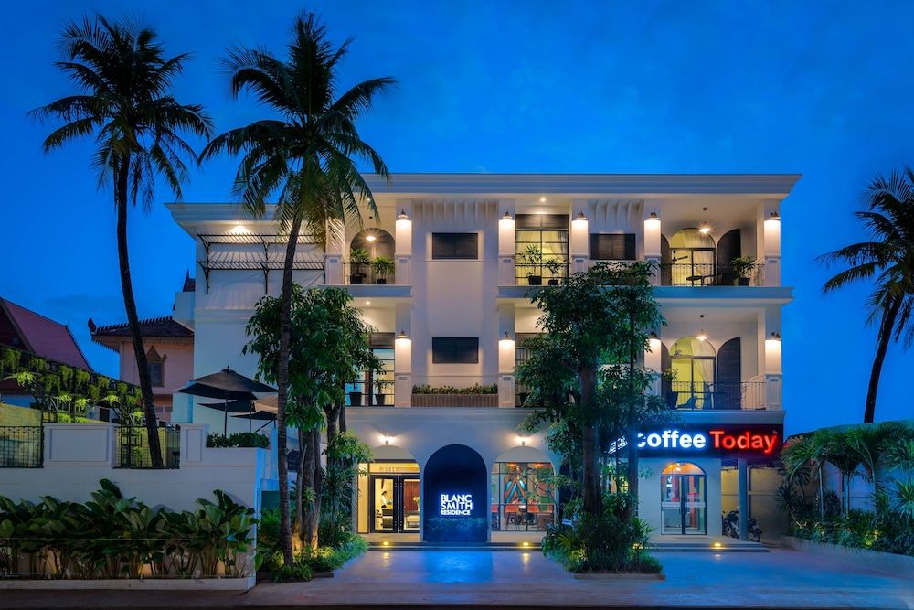 undefined Blanc Smith Residence