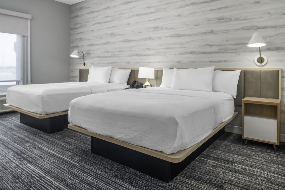 Studio, 2 Queen Beds, Golf View (Mobility Accessible, Tub)