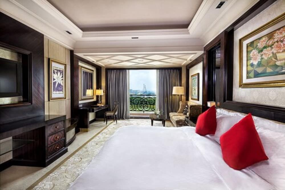 Executive Suite with Sea View  with King Size Bed