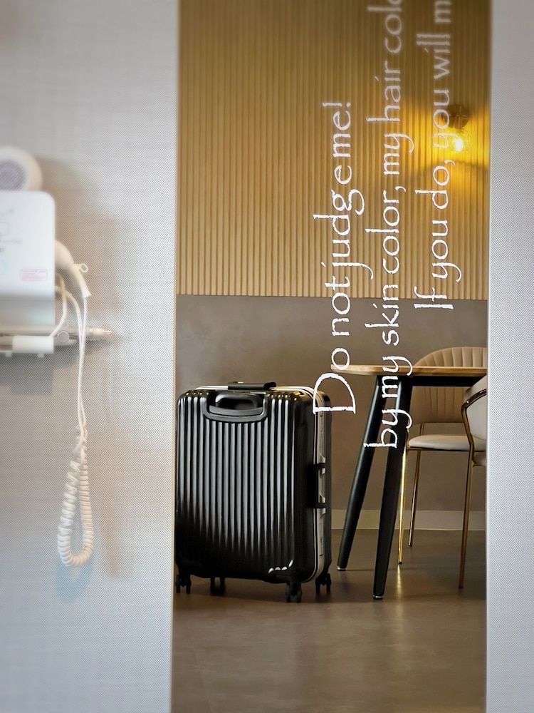 Hotel 24st Urban Brown Seosan Lake Park Royal Twin /(Extra Person Fee) Free Ramyeon,Air purifier,Styler,Netflix,Free Laundry & Dry,Amenities 12