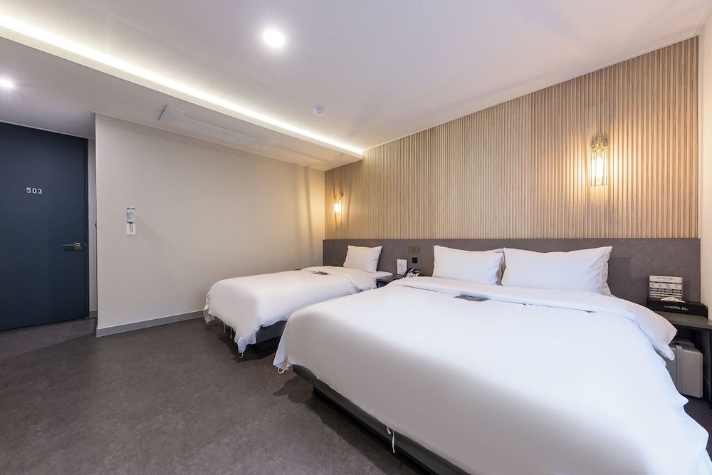 Hotel 24st Urban Brown Seosan Lake Park Royal Twin /(Extra Person Fee) Free Ramyeon,Air purifier,Styler,Netflix,Free Laundry & Dry,Amenities 2